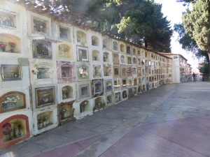 Eine Wand des riesigen Friedhofs in Sucre